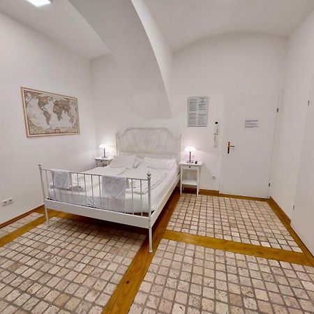Modern Studios Near City Center Вена Экстерьер фото